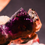 close-up van fluoriet met pyriet uit de annabel-lee mijn in illinois.