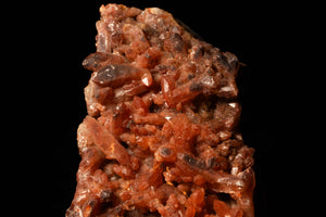 Rode bergkristal cluster