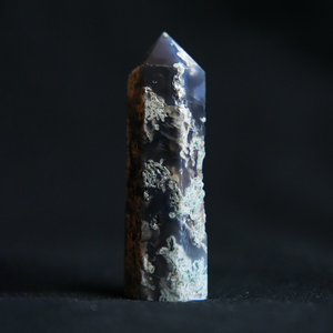 Mos agaat toren obelisk